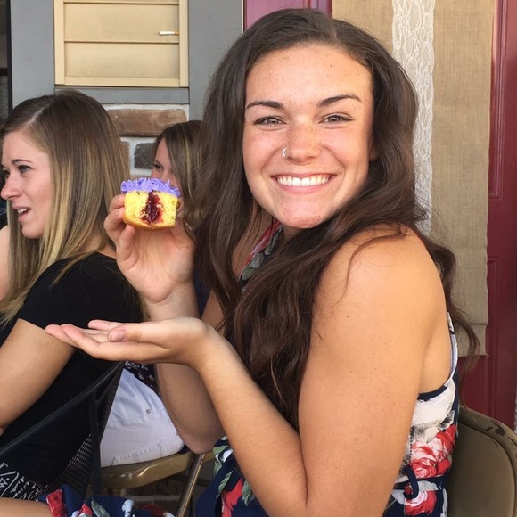 Meet your Posher, Margo - Picture 1 of 1